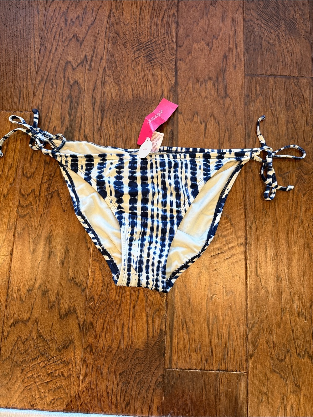 NWT Blue and White Tie-Dye String Bikini Bottoms with rouched back